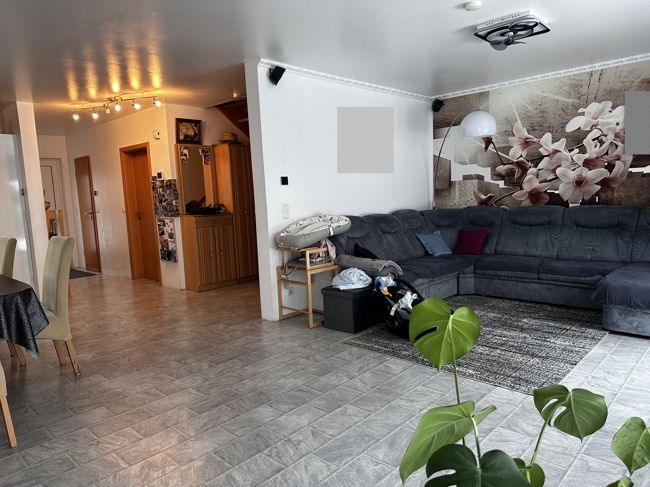 <br />
Schönes freistehendes Haus mit Einliegerwohnung / Empelde